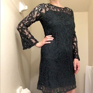 Dark green, mid-length lacy dress, size small. Christmasy!!